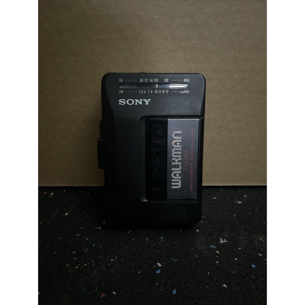 VTG Sony Walkman AM/FM Radio Cassette Player WM-F2015 UNTESTED